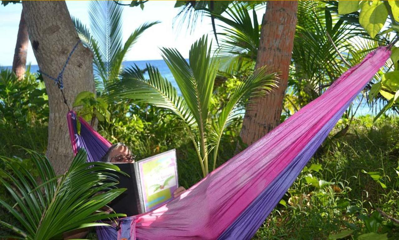 Serenity Beaches Resort Uoleva Island Bagian luar foto