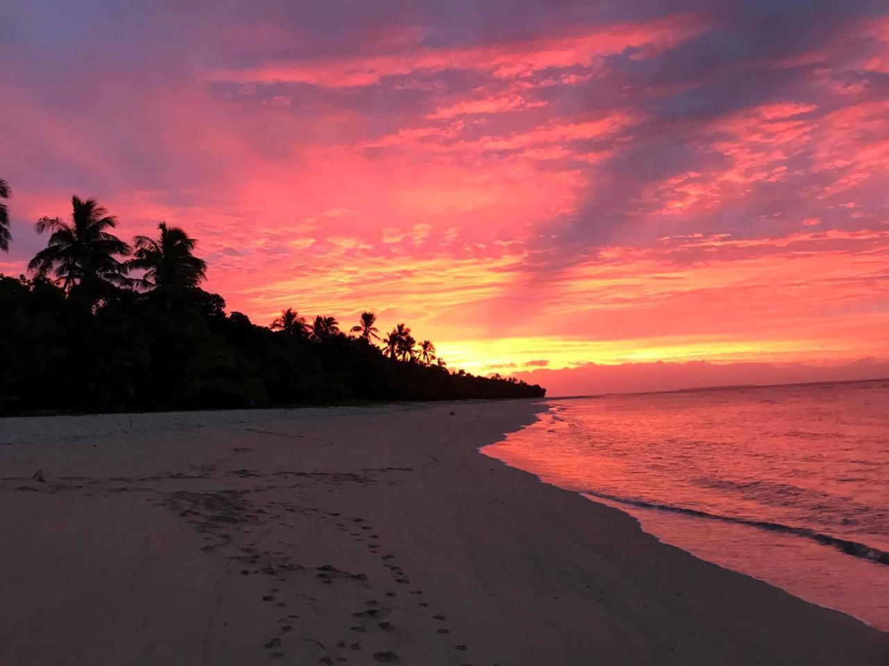 Serenity Beaches Resort Uoleva Island Bagian luar foto