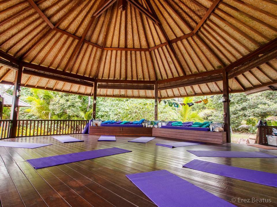 Serenity Beaches Resort Uoleva Island Bagian luar foto
